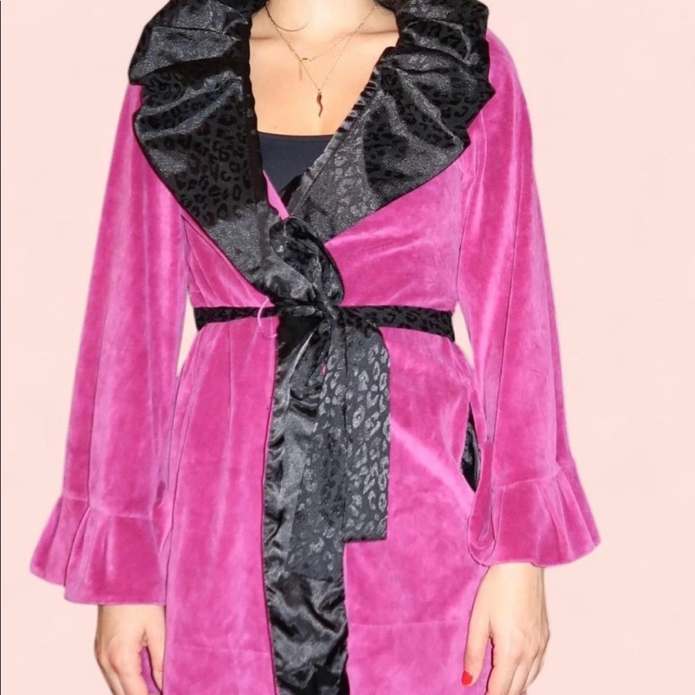 Pink Betsy Johnson robe with black velvet trim and black satin belt